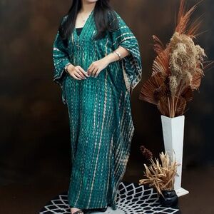 0118/ Hand Tie-Dye Rayon Caftan: Bohemian Maxi Dress, Resort Wear